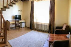 Пивденна Брама 4